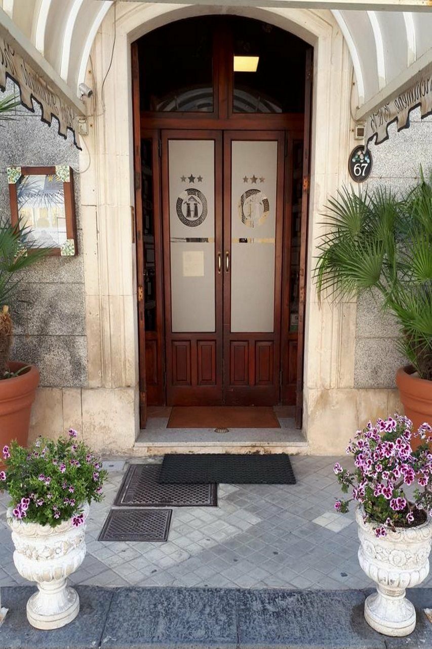 Hotel Archimede Ortigia 3*