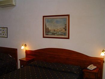 Hotel Archimede Ortigia 3*